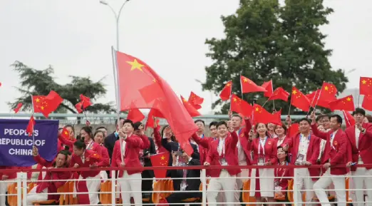 2024巴黎奥运会开幕式：这届奥运会玩大了？现场盛况与吐槽齐飞，你打几分？